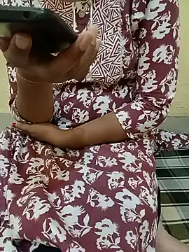 Snapshot of Seema_yadav01 chatting on 06.21.26 Seema yadav01 online show from 06.21.26