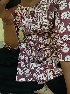 Snapshot of Seema_yadav01 chatting on 06.27.26 Seema yadav01 online show from 06.27.26