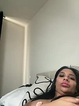 Snapshot of Miss_juicybabes chatting on 05.16.26 Miss juicybabes online show from 05.16.26