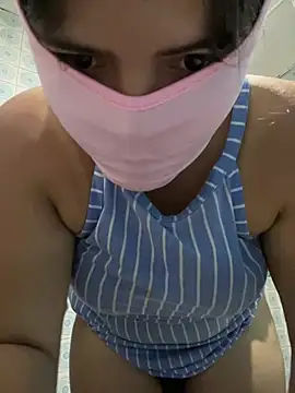 Snapshot of Emma_bom chatting on 05.19.26 Emma bom online show from 05.19.26