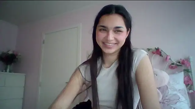 Snapshot of yourbella37 chatting on 05.18.26 yourbella37 online show from 05.18.26