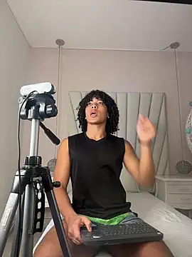 Snapshot of Taylor_gray7 chatting on 06.16.26 Taylor gray7 online show from 06.16.26