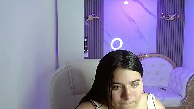 Snapshot of Laurha_ chatting on 06.01.26 Laurha online show from 06.01.26