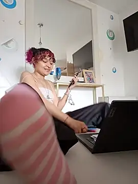 Snapshot of Ari_vibesX chatting on 08.03.26 Ari vibesX online show from 08.03.26