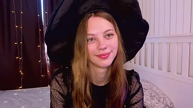 Snapshot of HarriettKitty chatting on 06.20.26 HarriettKitty online show from 06.20.26