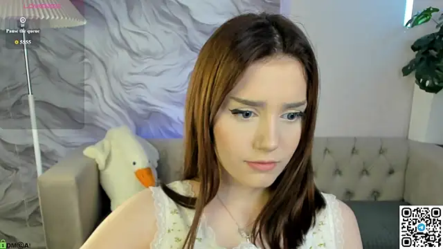 Snapshot of Lonny_Peach chatting on 08.04.26 Lonny Peach online show from 08.04.26