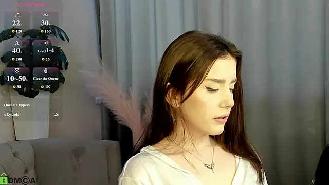 Snapshot of Lonny_Peach chatting on 08.09.26 Lonny Peach online show from 08.09.26