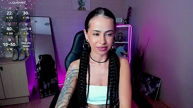 Snapshot of Monica_brilliant chatting on 05.06.26 Monica brilliant online show from 05.06.26