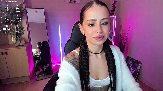 Snapshot of Monica_brilliant chatting on 05.22.26 Monica brilliant online show from 05.22.26