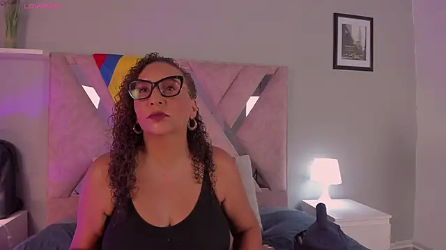 Eva-Millss online show from 07.11.26