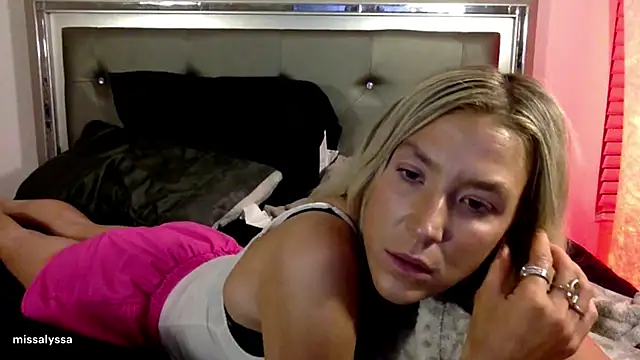Snapshot of Misss_alyssaaa chatting on 06.23.26 Misss alyssaaa online show from 06.23.26