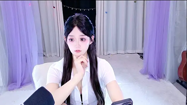 Snapshot of Wa-Nini chatting on 06.13.26 Wa-Nini online show from 06.13.26