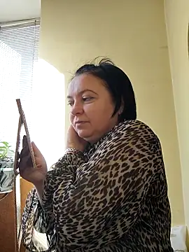 EmmaEmmy40 online show from 05.12.26