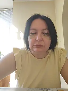 EmmaEmmy40 online show from 05.17.26