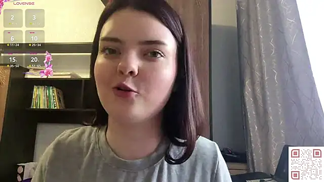 Snapshot of RebelDesiree chatting on 06.18.26 RebelDesiree online show from 06.18.26