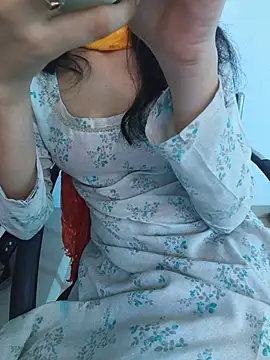 Snapshot of zoya_baby_ chatting on 06.05.26 zoya baby online show from 06.05.26