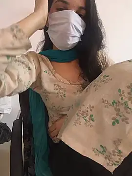 Snapshot of zoya_baby_ chatting on 06.17.26 zoya baby online show from 06.17.26
