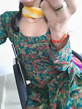 Snapshot of zoya_baby_ chatting on 06.28.26 zoya baby online show from 06.28.26