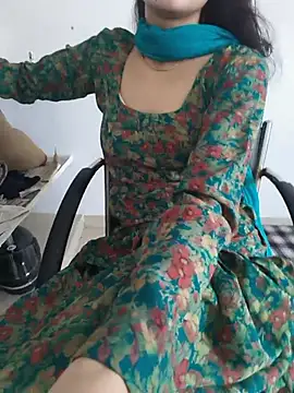 Snapshot of zoya_baby_ chatting on 06.29.26 zoya baby online show from 06.29.26