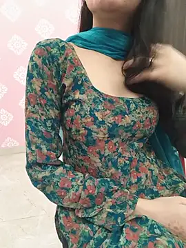 Snapshot of zoya_baby_ chatting on 07.04.26 zoya baby online show from 07.04.26