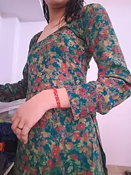 Snapshot of zoya_baby_ chatting on 07.15.26 zoya baby online show from 07.15.26
