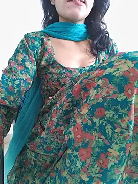 Snapshot of zoya_baby_ chatting on 07.17.26 zoya baby online show from 07.17.26
