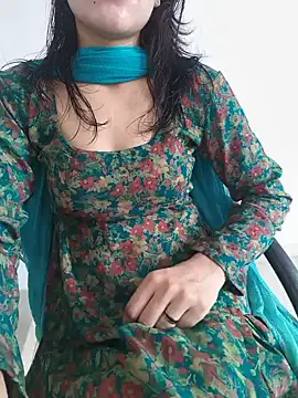 Snapshot of zoya_baby_ chatting on 07.20.26 zoya baby online show from 07.20.26