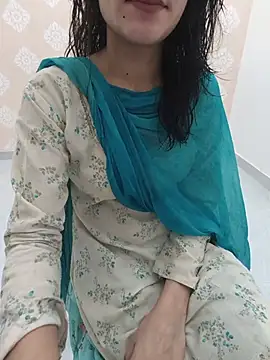 Snapshot of zoya_baby_ chatting on 07.23.26 zoya baby online show from 07.23.26