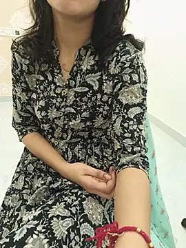 Snapshot of zoya_baby_ chatting on 07.23.26 zoya baby online show from 07.23.26