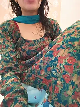 Snapshot of zoya_baby_ chatting on 07.28.26 zoya baby online show from 07.28.26