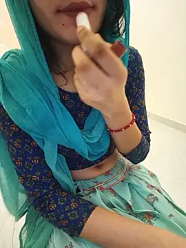 Snapshot of zoya_baby_ chatting on 07.28.26 zoya baby online show from 07.28.26