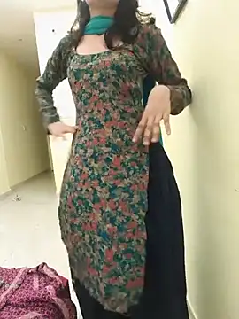 Snapshot of zoya_baby_ chatting on 07.31.26 zoya baby online show from 07.31.26