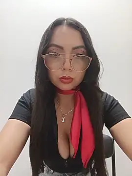 JENNIFER  03 online show from 05.22.26