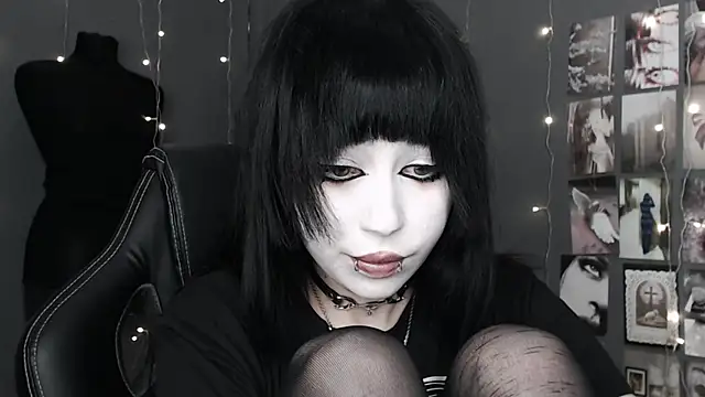 lucy8bit online show from 05.02.26