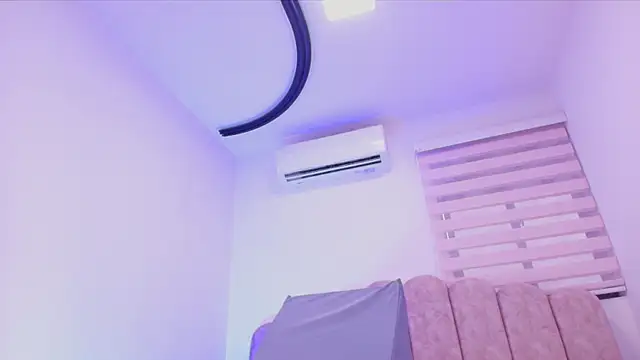 Snapshot of Malaia_thompson_ chatting on 06.25.26 Malaia thompson online show from 06.25.26