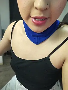 Snapshot of Lubnna chatting on 05.27.26 Lubnna online show from 05.27.26
