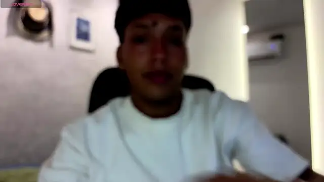 Snapshot of Brad_bonnet_ chatting on 05.22.26 Brad bonnet online show from 05.22.26