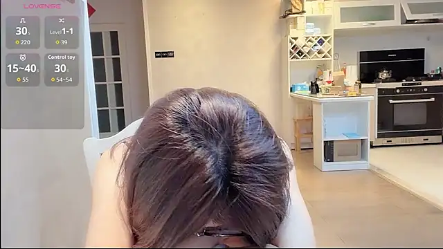 Snapshot of weeeoooo chatting on 05.18.26 weeeoooo online show from 05.18.26