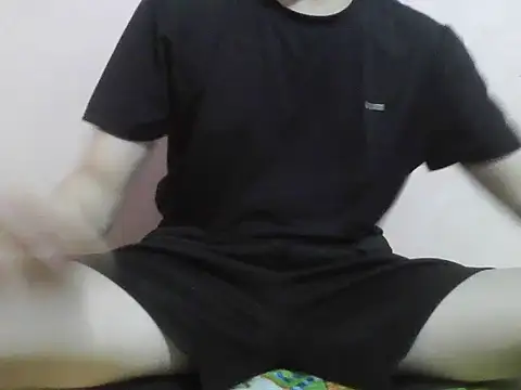 Snapshot of Zineyy chatting on 06.19.26 Zineyy online show from 06.19.26