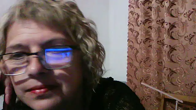 Snapshot of ElizabethGorden chatting on 06.21.26 ElizabethGorden online show from 06.21.26
