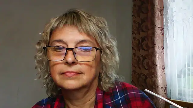 Snapshot of ElizabethGorden chatting on 07.28.26 ElizabethGorden online show from 07.28.26