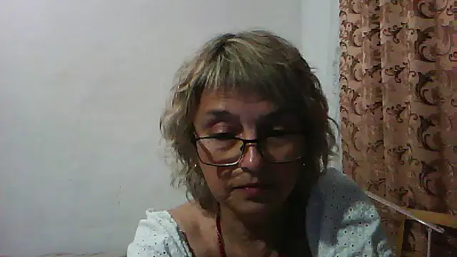 Snapshot of ElizabethGorden chatting on 08.02.26 ElizabethGorden online show from 08.02.26