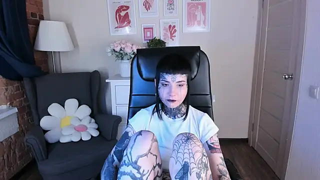 Bloood  Mary online show from 08.05.26