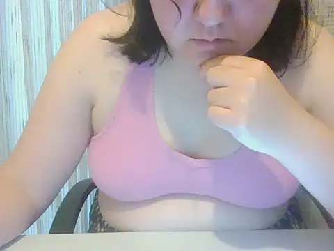 Snapshot of IsabellaJacobs chatting on 05.20.26 IsabellaJacobs online show from 05.20.26