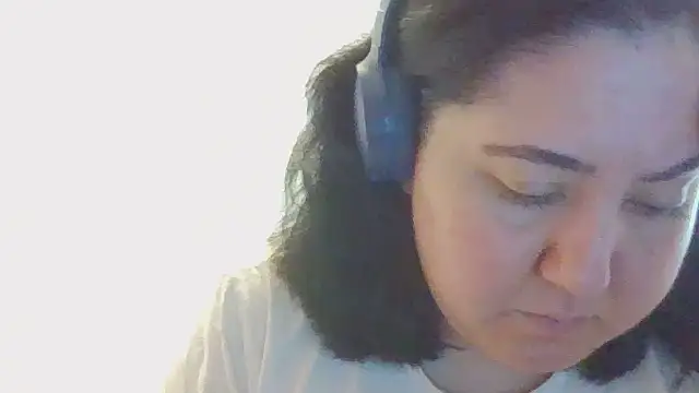 Snapshot of IsabellaJacobs chatting on 06.05.26 IsabellaJacobs online show from 06.05.26