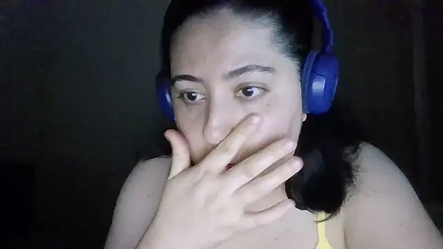 Snapshot of IsabellaJacobs chatting on 06.18.26 IsabellaJacobs online show from 06.18.26