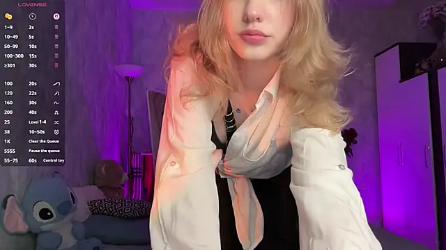Snapshot of Eve_Dark_Side chatting on 06.18.26 Eve Dark Side online show from 06.18.26