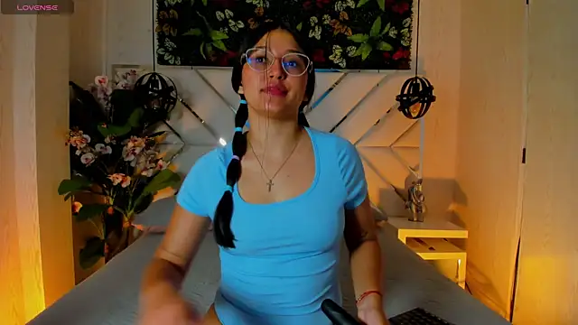 Janett Moore online show from 06.20.26