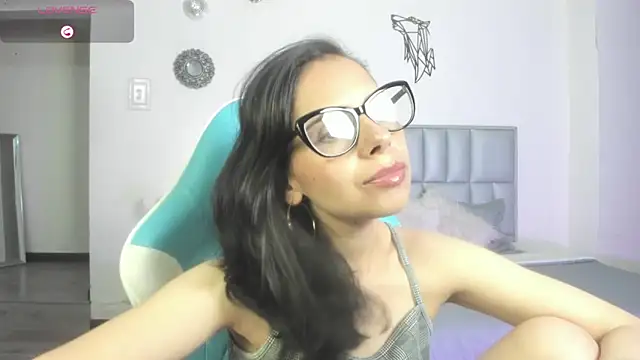Snapshot of Shanttal_queen chatting on 06.12.26 Shanttal queen online show from 06.12.26