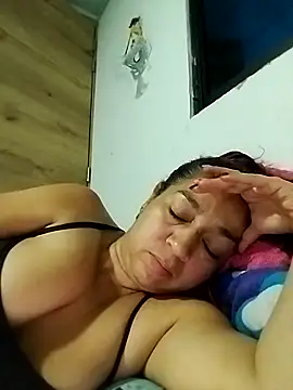 Snapshot of Tumilf chatting on 06.04.26 Tumilf online show from 06.04.26